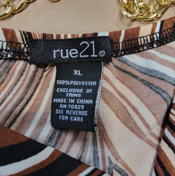 Rue21 Size XL Brown Marbled Swirl with Gold Chain Strap Bodysuit, Gently Used - Picture 12 of 12